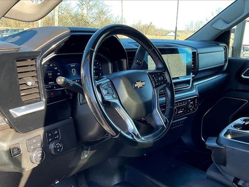 Used 2024 Chevrolet Silverado 2500 LT w/ Convenience Package image 13