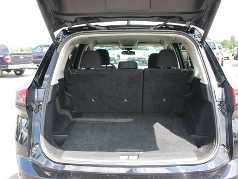 Used 2024 Nissan Rogue SV AWD/4WD image 14