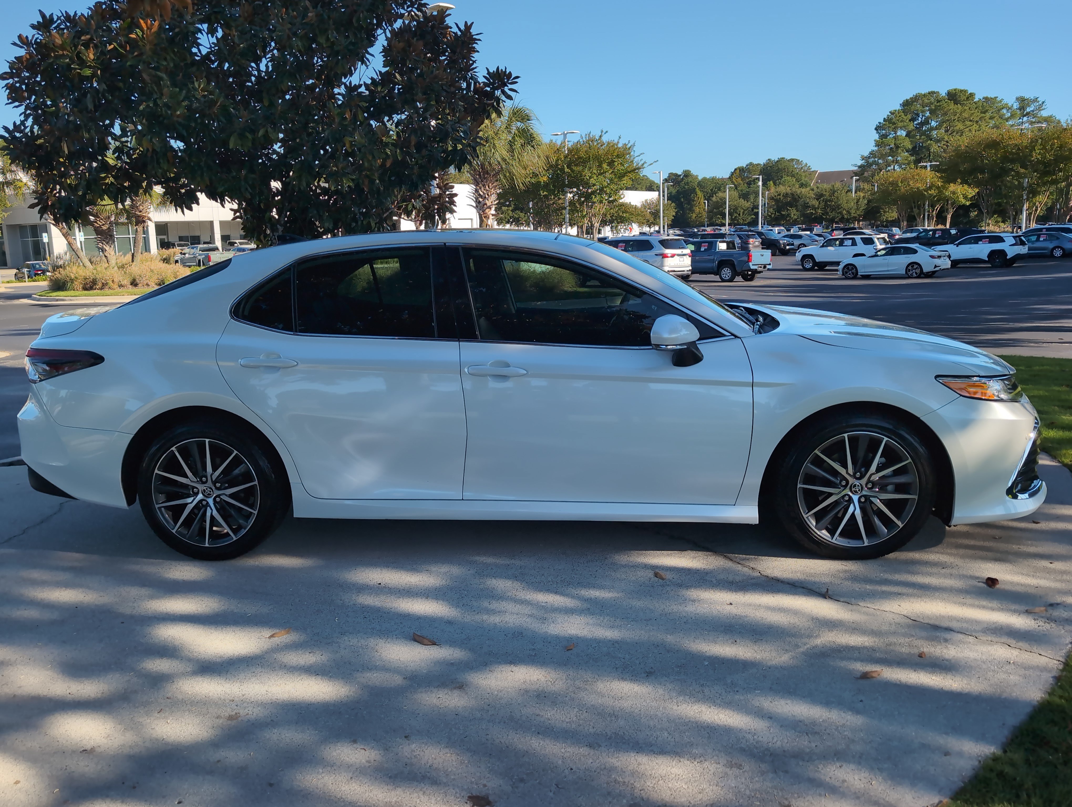 Certified 2023 Toyota Camry XLE w/ Navigation Package FWD image 11