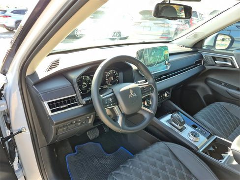 Used 2024 Mitsubishi Outlander 4WD Plug-In Hybrid image 49
