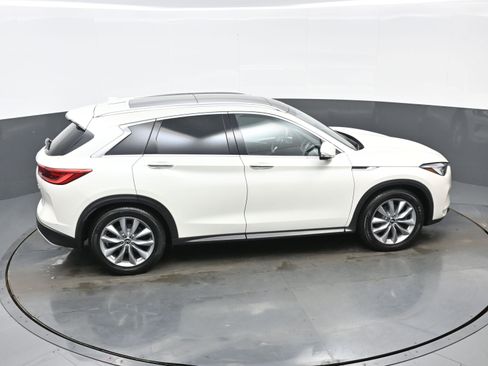 Used 2019 INFINITI QX50 Essential w/ Premium Heat Package image 39