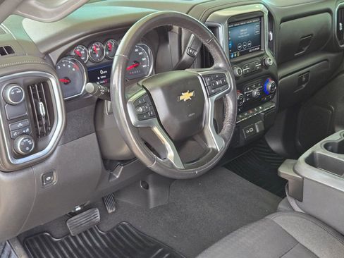 Used 2022 Chevrolet Silverado 1500 LT image 10