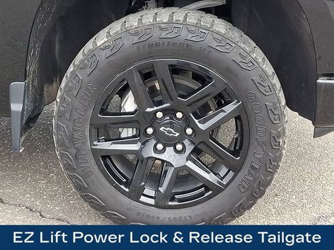 Used 2024 Chevrolet Silverado 1500 Custom Trail Boss w/ LPO, Dark Essentials Package image 12