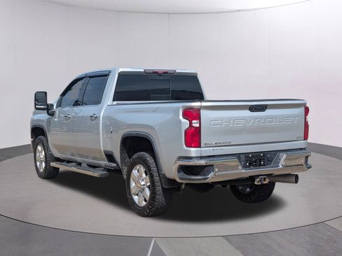 Used 2023 Chevrolet Silverado 3500 LTZ w/ LTZ Convenience Package RWD image 3