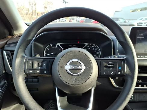 Used 2023 Nissan Rogue SV image 27