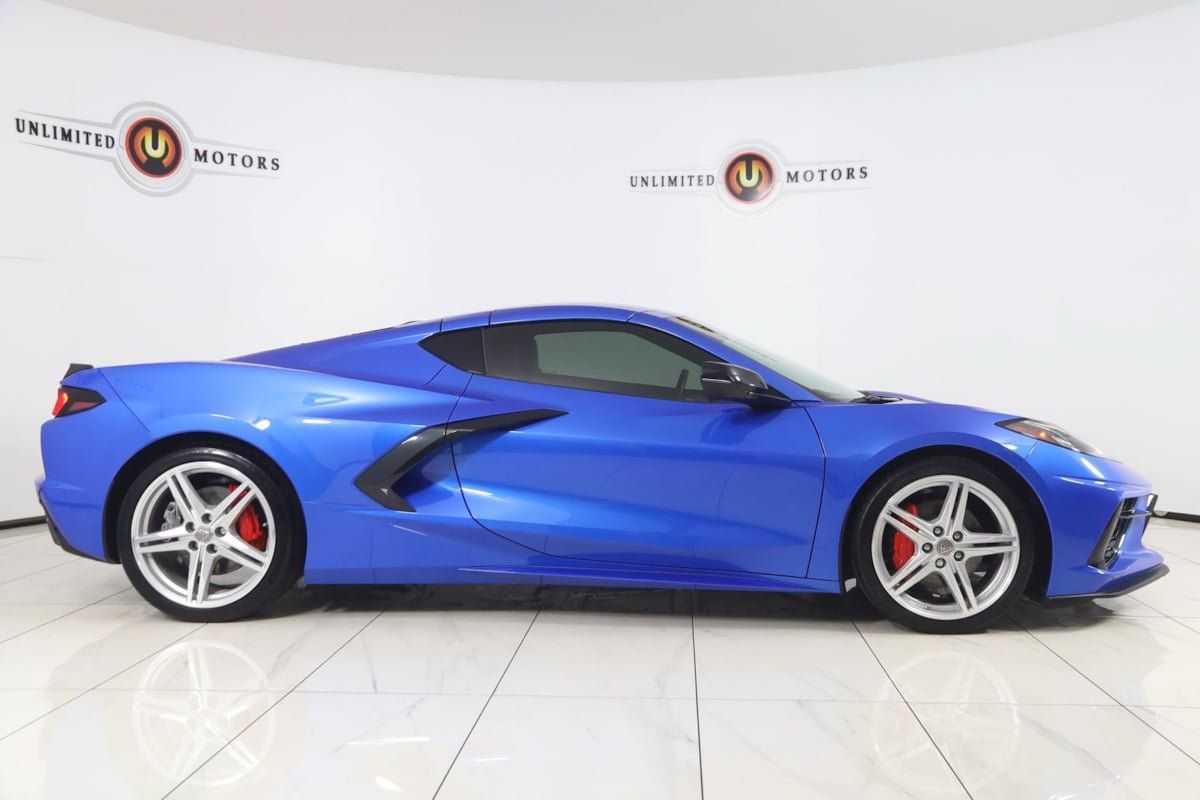 Used 2024 Chevrolet Corvette Stingray Preferred Cpe w/ 2LT RWD image 2