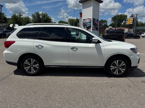 Used 2017 Nissan Pathfinder SL w/ SL Premium Package AWD/4WD image 5