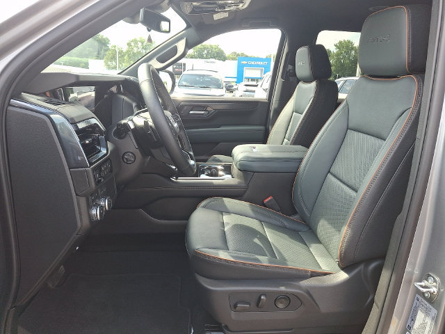 Used 2026 GMC Yukon AT4 AWD/4WD image 2