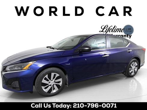 Certified 2024 Nissan Altima 2.5 S FWD image 3