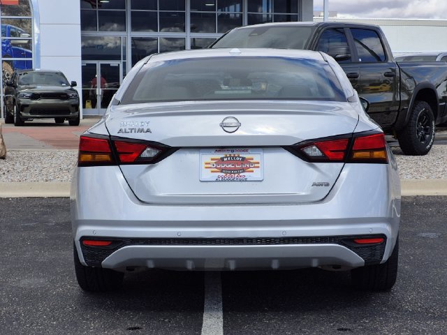 Used 2025 Nissan Altima 2.5 SV AWD/4WD image 5