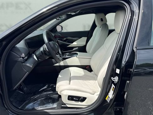 Used 2024 BMW i5 eDrive40i w/ M Sport Package RWD image 9