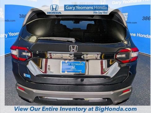 New 2026 Honda Pilot Sport image 7