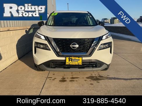 Used 2023 Nissan Rogue S image 4