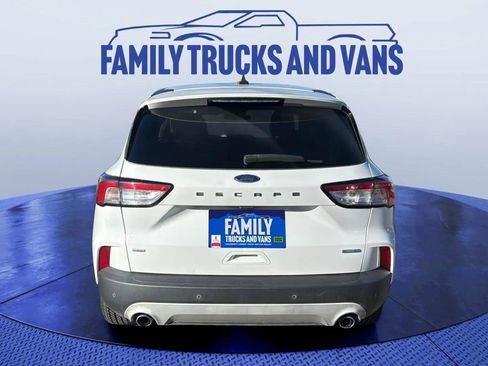 Used 2020 Ford Escape SE image 3