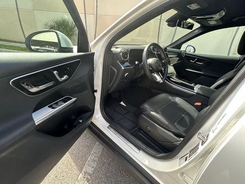 Used 2025 Mercedes-Benz GLC 300 4MATIC image 15