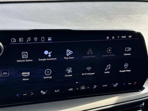 Used 2024 Chevrolet Traverse LS image 18