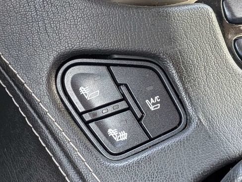Used 2016 GMC Yukon Denali AWD/4WD image 27
