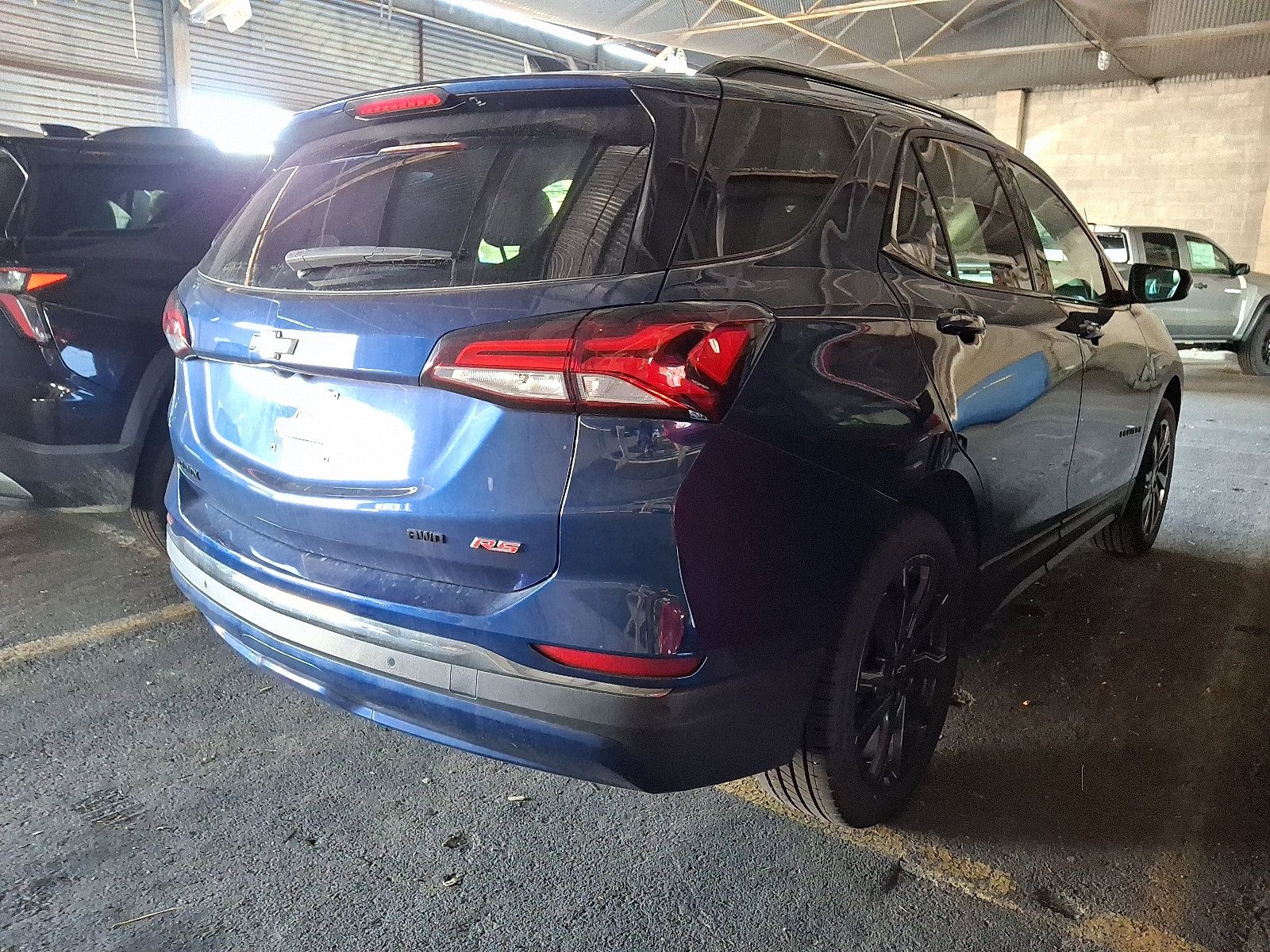 Used 2022 Chevrolet Equinox RS AWD/4WD image 3