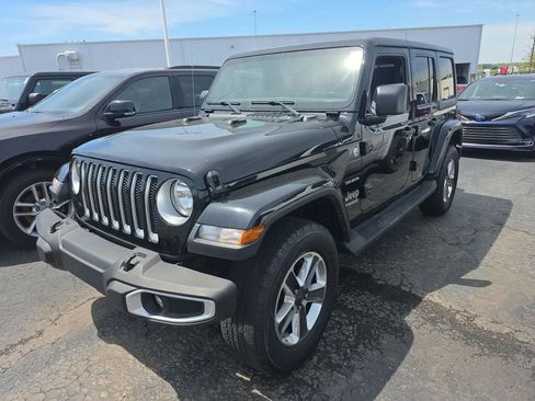 Used 2022 Jeep Wrangler Unlimited Sahara w/ Cold Weather Group AWD/4WD image 19