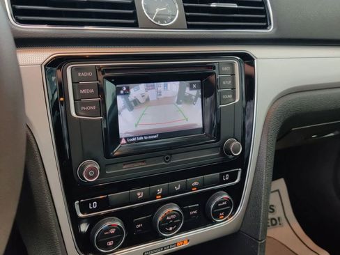 Used 2017 Volkswagen Passat 1.8T S image 19