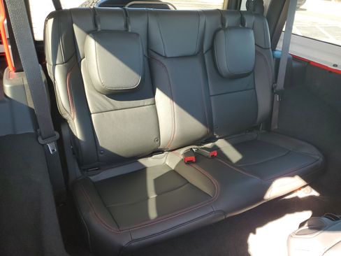 Used 2023 Jeep Wrangler Rubicon image 15