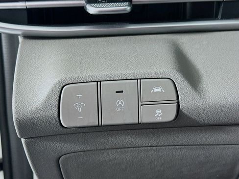 Used 2021 Hyundai Elantra SE image 17