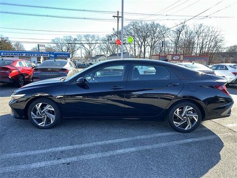 Used 2025 Hyundai Elantra Sport image 6