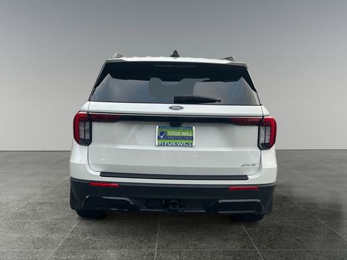 Used 2025 Ford Explorer ST-Line w/ ST-Line Street Pack image 6