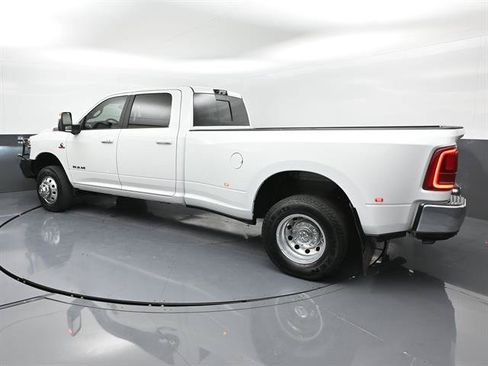 Used 2026 RAM 3500 Laramie w/ Towing Technology Group AWD/4WD image 26