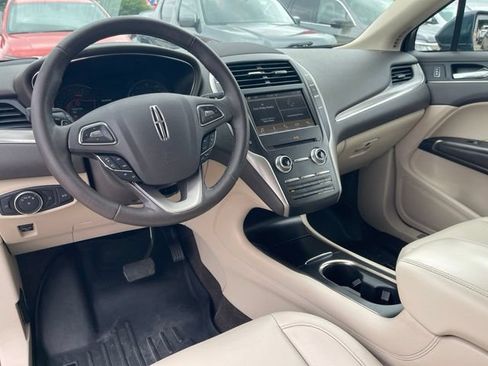 Used 2019 Lincoln MKC Premiere FWD image 12