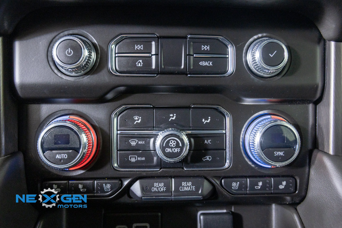 Used 2023 GMC Yukon XL AT4 w/ AT4 Premium Package AWD/4WD image 24