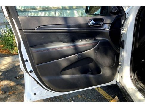 Used 2020 Jeep Grand Cherokee Trailhawk w/ Premium Lighting Group image 24