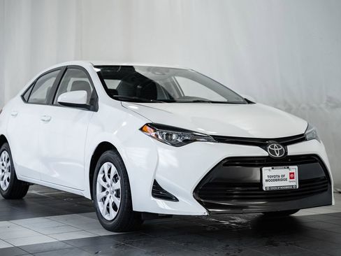 Used 2019 Toyota Corolla LE image 1