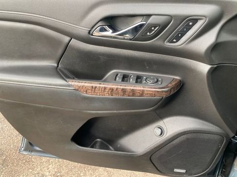 Used 2020 GMC Acadia Denali w/ Denali Ultimate Package image 14