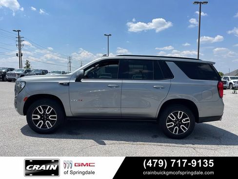 Used 2024 GMC Yukon AT4 w/ Technology Package AWD/4WD image 4