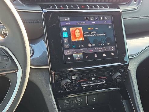 Used 2023 Jeep Grand Cherokee Altitude image 16