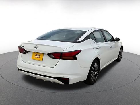 Used 2025 Nissan Altima 2.5 SV FWD image 7