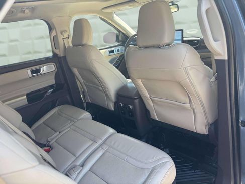 Used 2021 Ford Explorer Platinum w/ Equipment Group 601A image 28