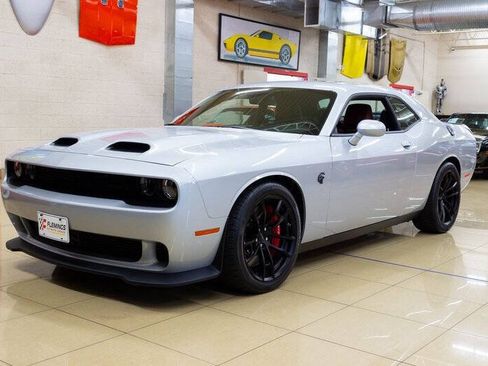 Used 2023 Dodge Challenger SRT Hellcat RWD image 2