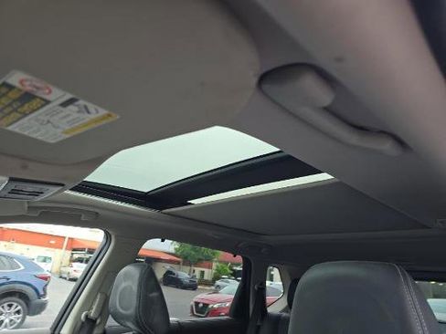 Used 2021 Nissan Rogue SL w/ Premium Package image 10