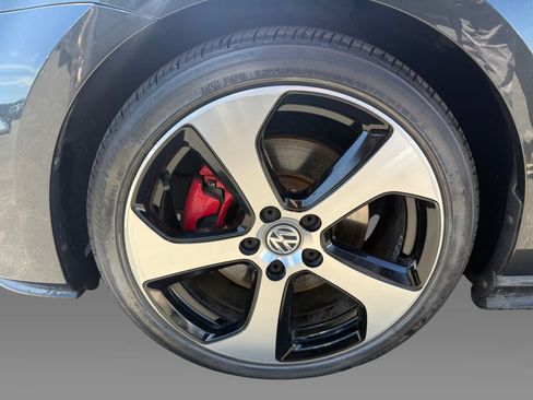 Used 2015 Volkswagen GTI Autobahn w/ Lighting Package (SEL) FWD image 9