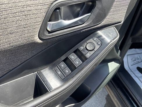 Used 2021 Nissan Rogue SV image 11