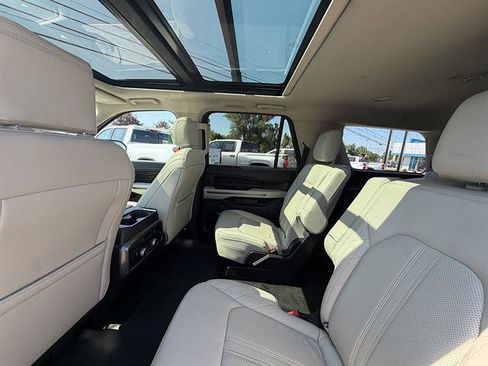 Used 2018 Ford Expedition Platinum AWD/4WD image 27