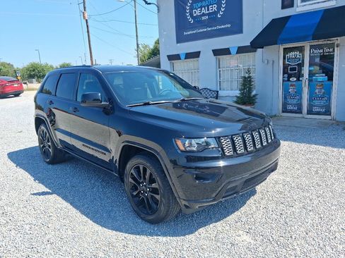Used 2019 Jeep Grand Cherokee Altitude RWD image 7