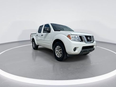 Used 2019 Nissan Frontier SV RWD image 2