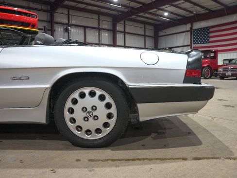 Used 1987 Alfa Romeo Spider Quadrifoglio RWD image 19