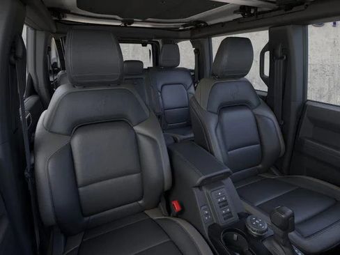 New 2026 Ford Bronco Outer Banks w/ Sasquatch Package image 10