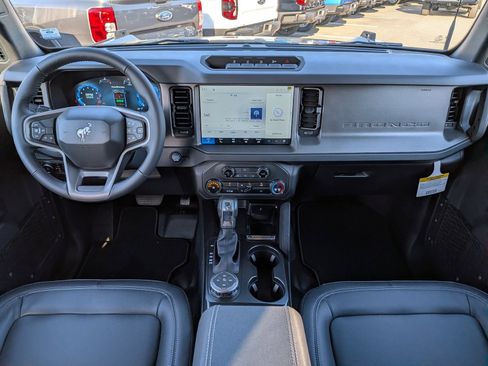 New 2026 Ford Bronco Big Bend w/ Black Diamond Package AWD/4WD image 15