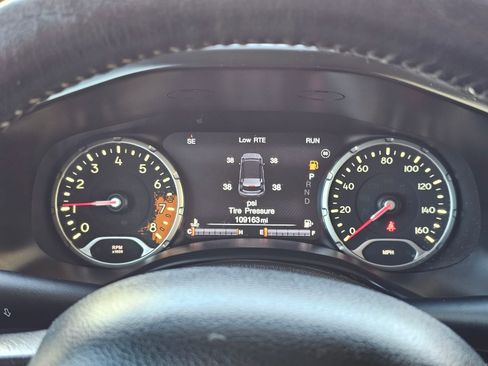 Used 2017 Jeep Renegade Limited FWD image 11