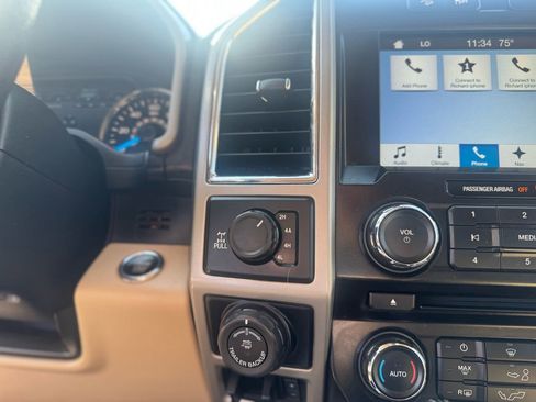 Used 2017 Ford F150 Lariat image 13
